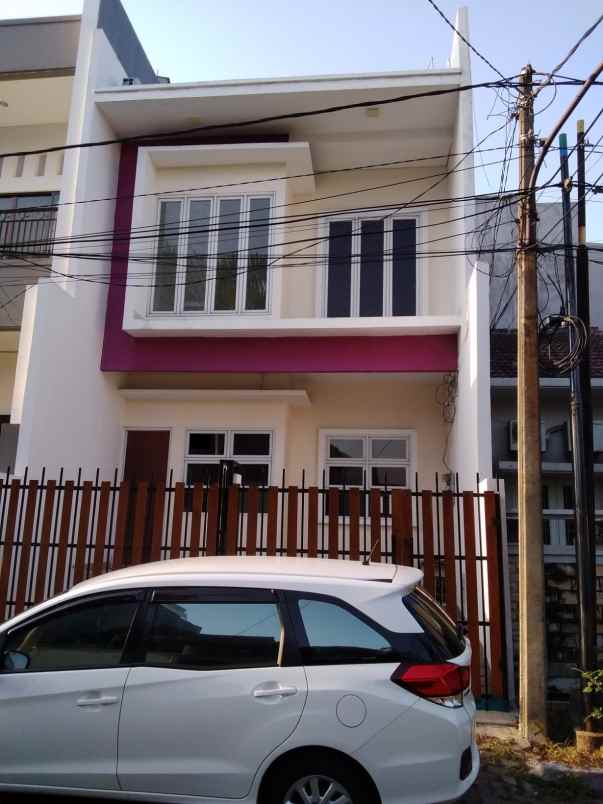 dijual rumah sunter bisma