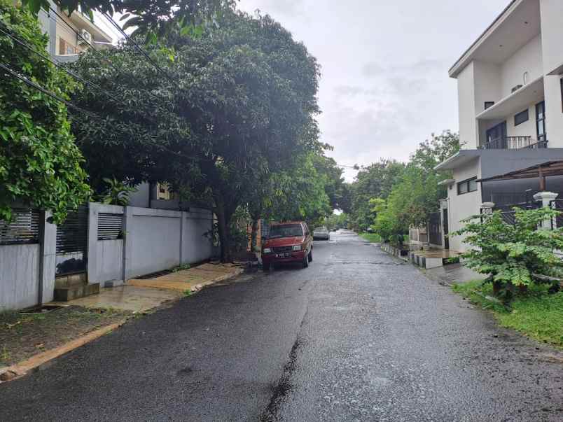 dijual rumah taman buaran indah 4