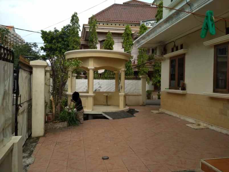 dijual rumah taman nyiur