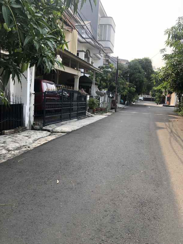 dijual rumah taman nyiur