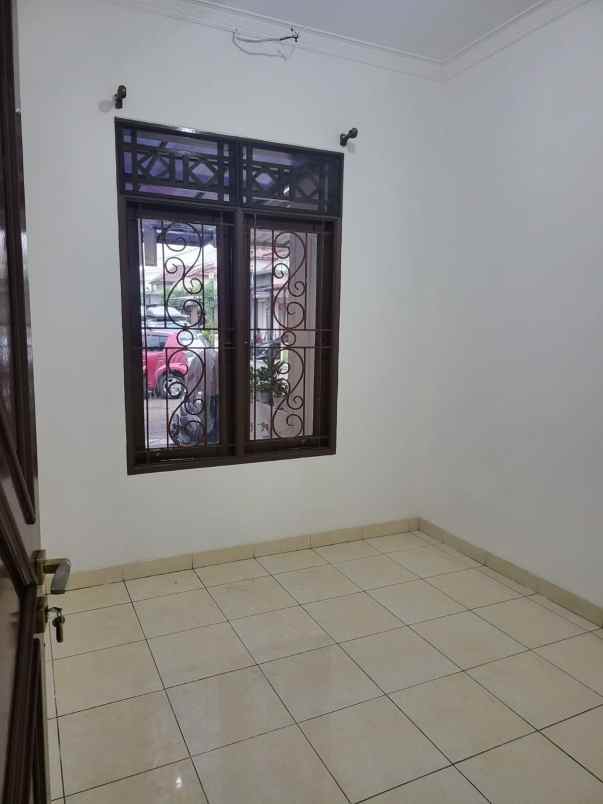 dijual rumah tanjung barat townhouse