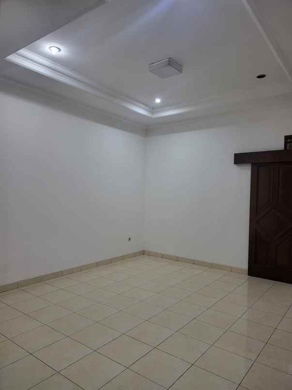 dijual rumah tanjung barat townhouse