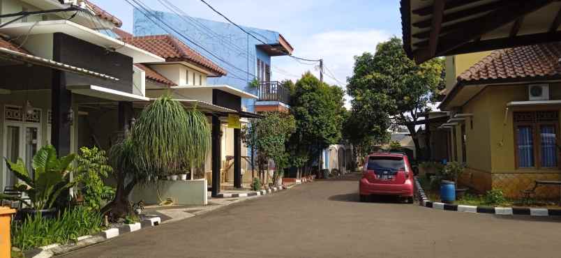 dijual rumah tanjung barat townhouse