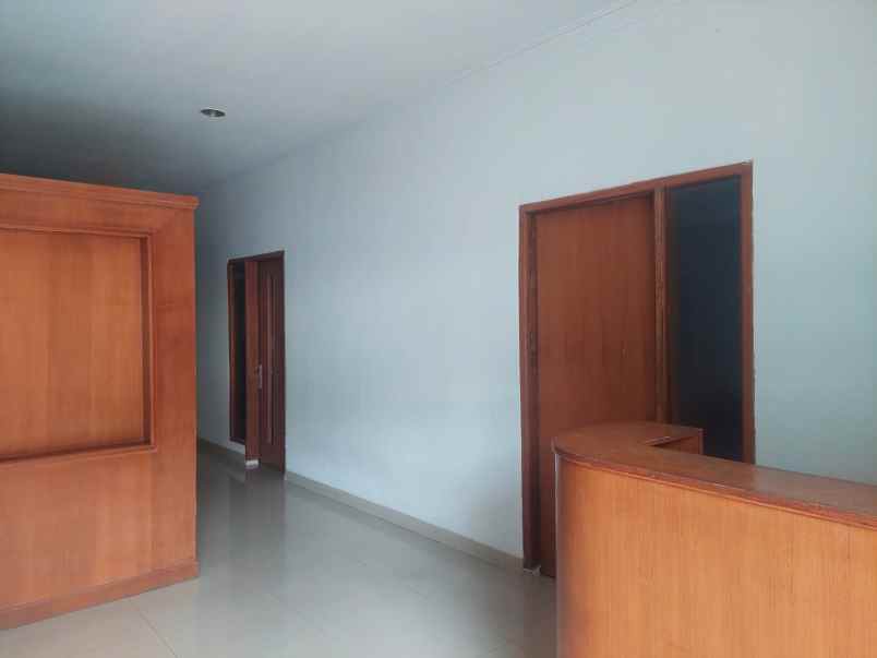 dijual rumah tegal parang kec mampang