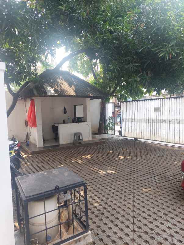 dijual rumah tegal parang kec mampang