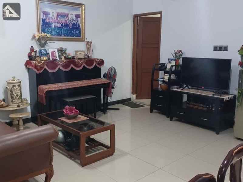 dijual rumah tegal parang mampang