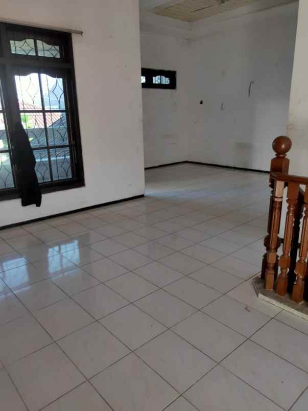 dijual rumah tenggilis utara