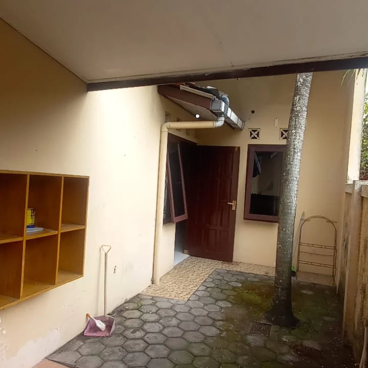 dijual rumah utara perumahan kadisoka