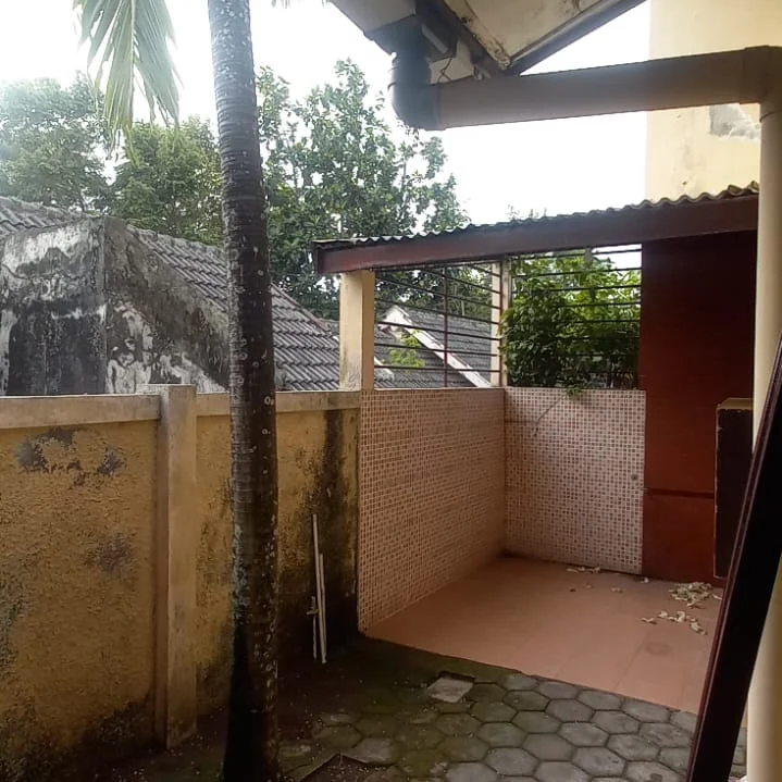 dijual rumah utara perumahan kadisoka