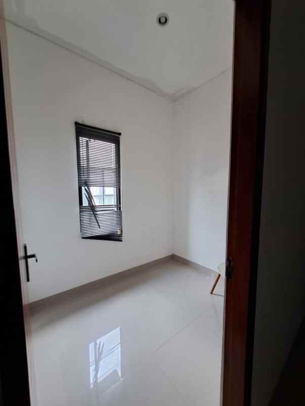 dijual rumah vertihouz cimanggis