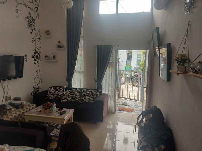 dijual rumah vila cilodong permai