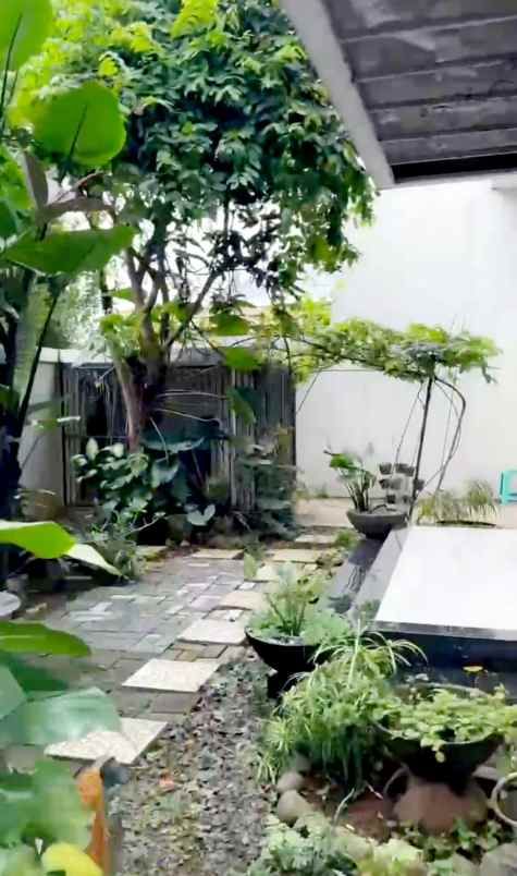 dijual rumah villa melati mas