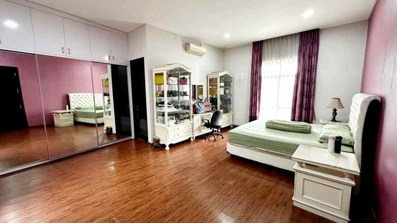 dijual rumah villa melati mas