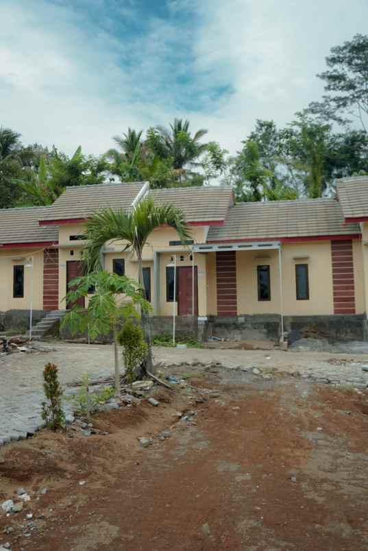 dijual rumah wadung