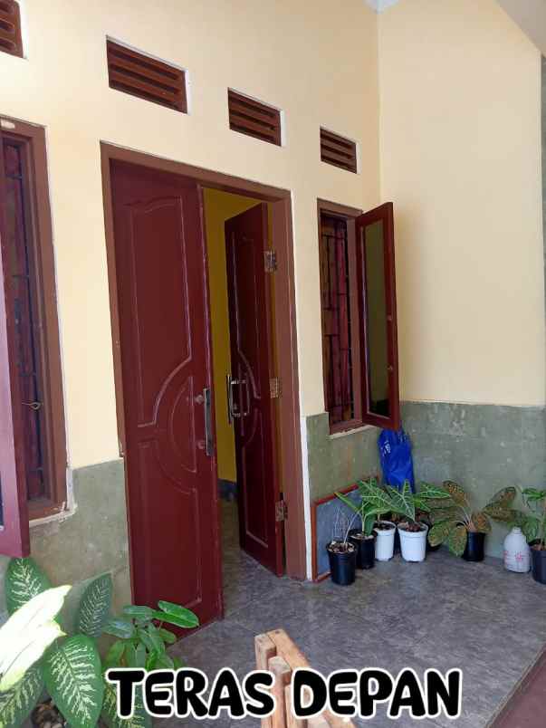 dijual sepakbola 1rumah 12 kosan 2ruko