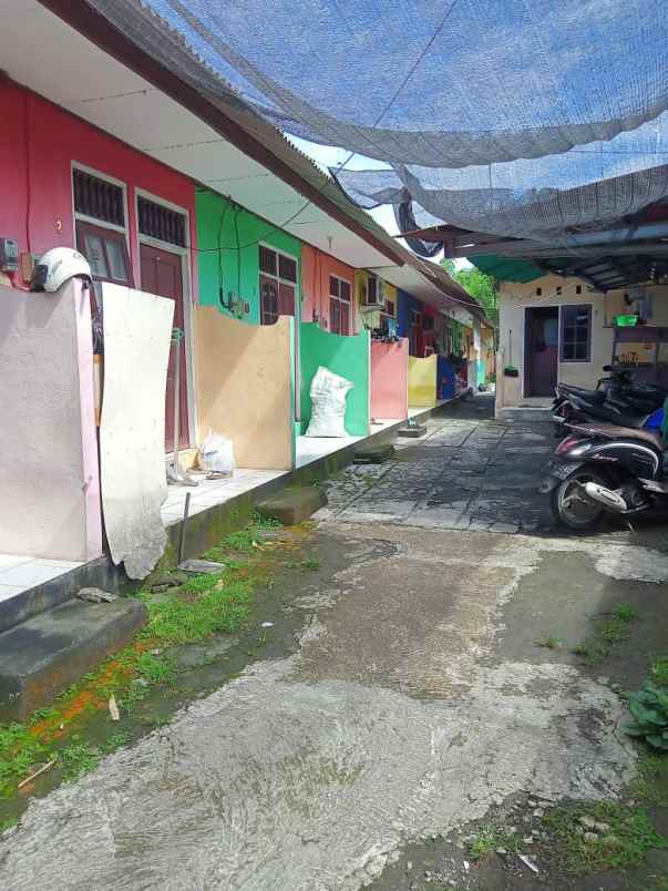 dijual sepakbola 1rumah 12 kosan 2ruko