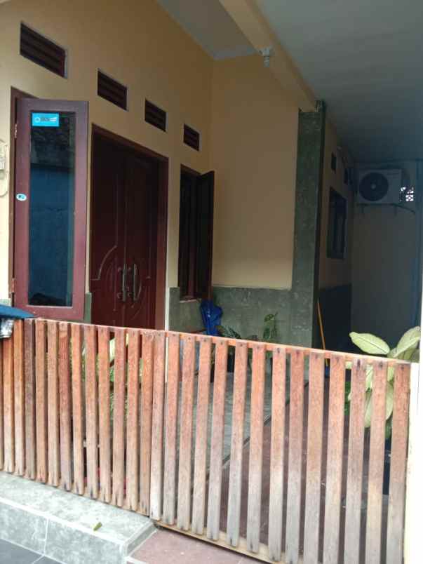 dijual sepakbola 1rumah 12 kosan 2ruko