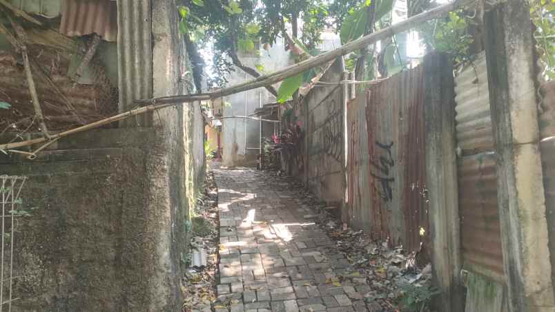 dijual tanah gang musholla darussalam