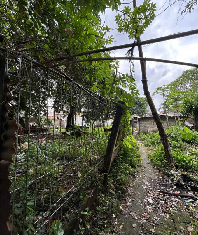 dijual tanah gang musholla darussalam