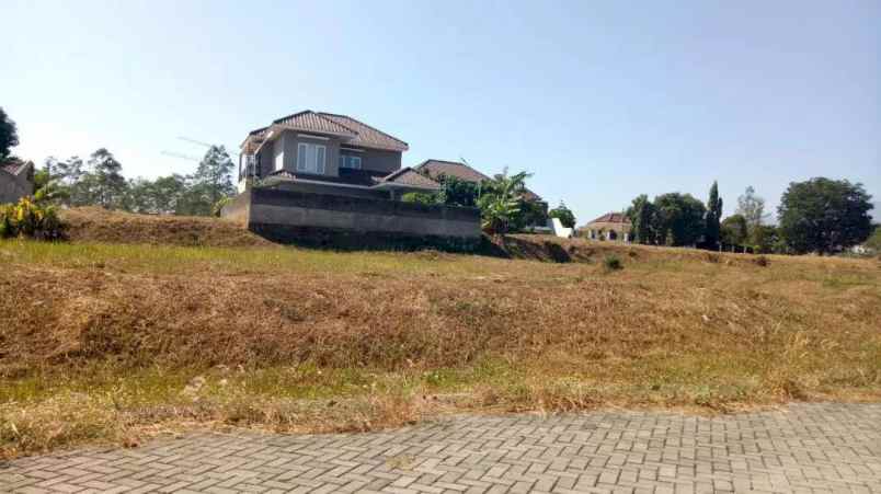 dijual tanah jl daendles