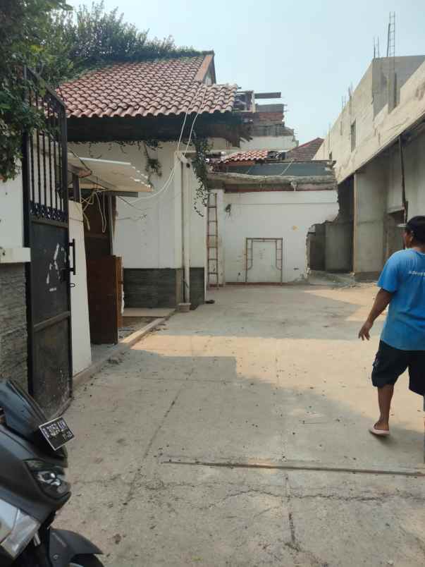 dijual tanah kemang timur