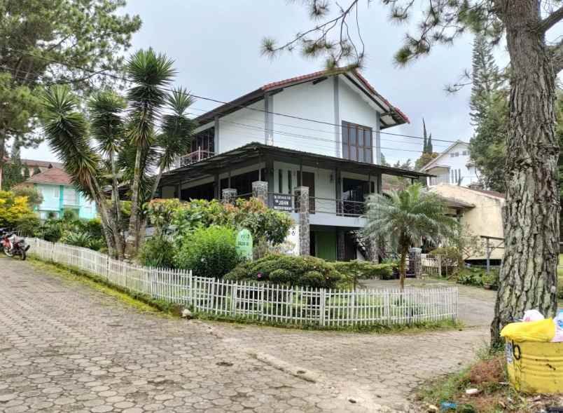 dijual villa istana bunga lembang fully furnished