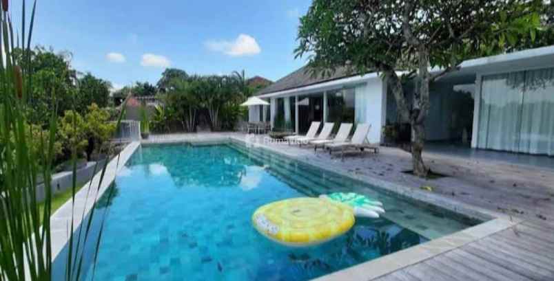 dijual villa jalan utama babakan cangu bali