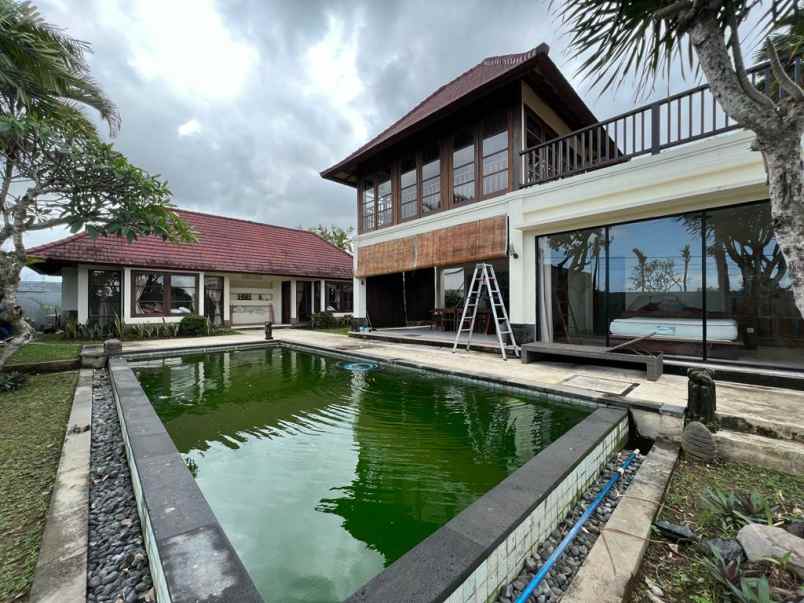 dijual villa jln pantai kedungu