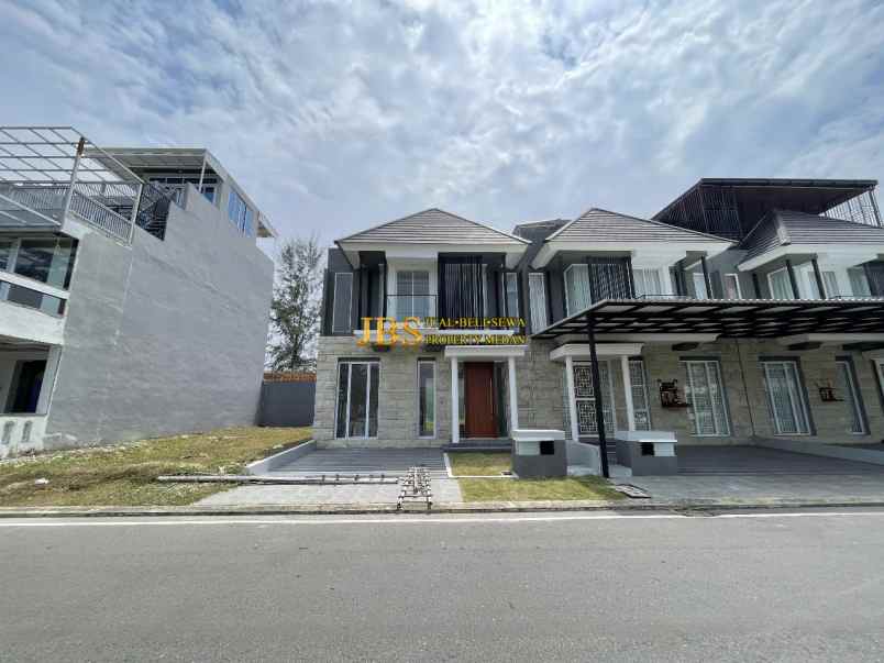 dijual villa komplek citraland gama