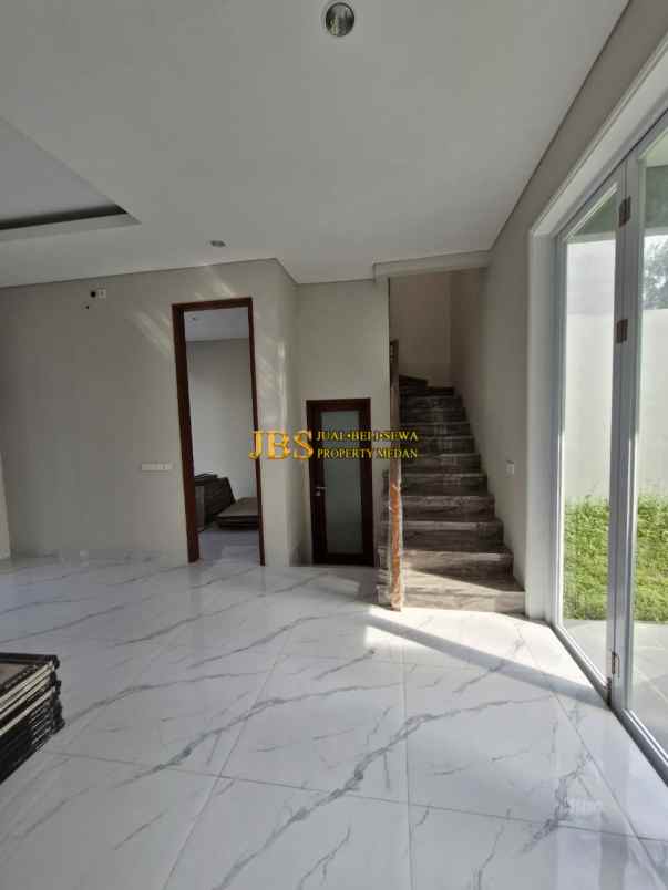 dijual villa komplek citraland gama