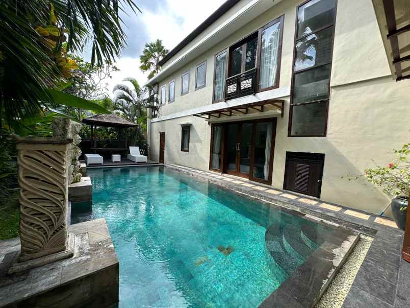 dijual villa lantai 2 lokasi tumbak bayuh canggu