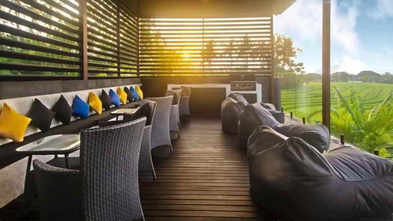 dijual villa mewah dengan view sawah yang indah