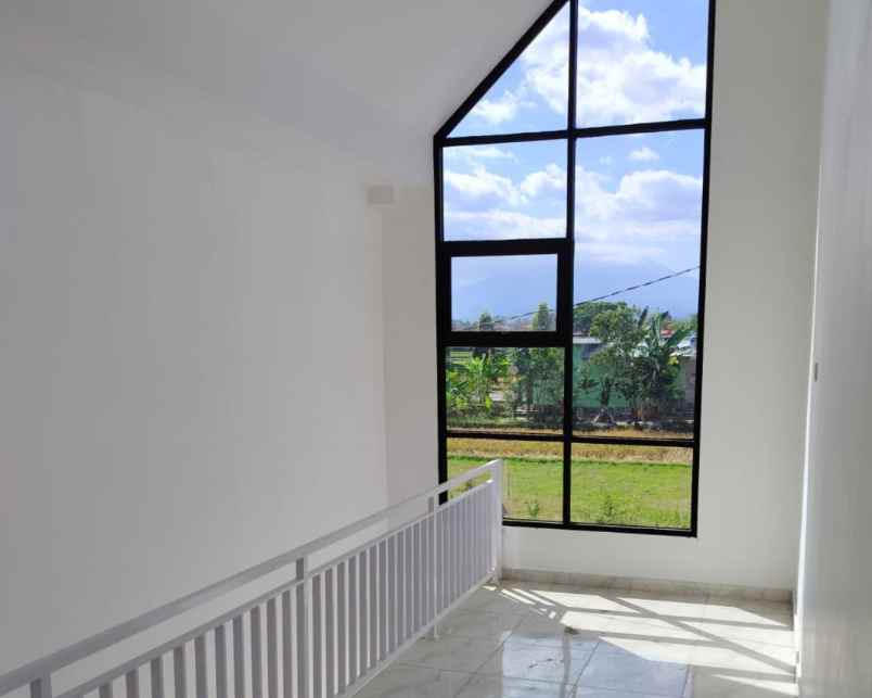 dijual villa modern nyaman prambanan