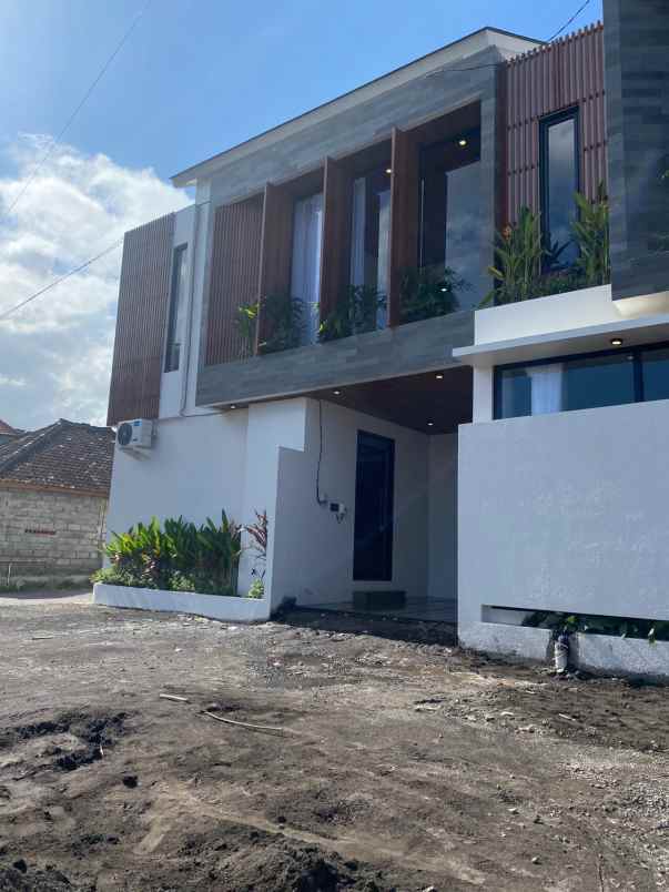 dijual villa padonan canggu