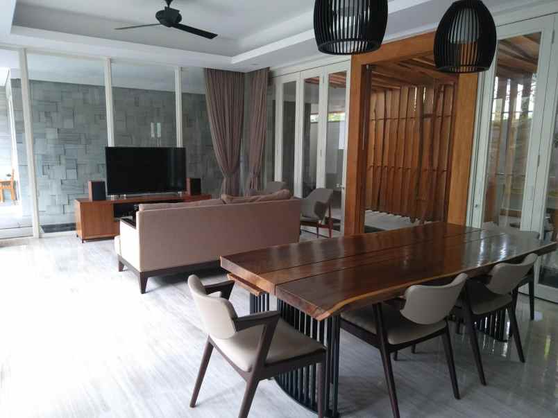 dijual villa seminyak badung bali