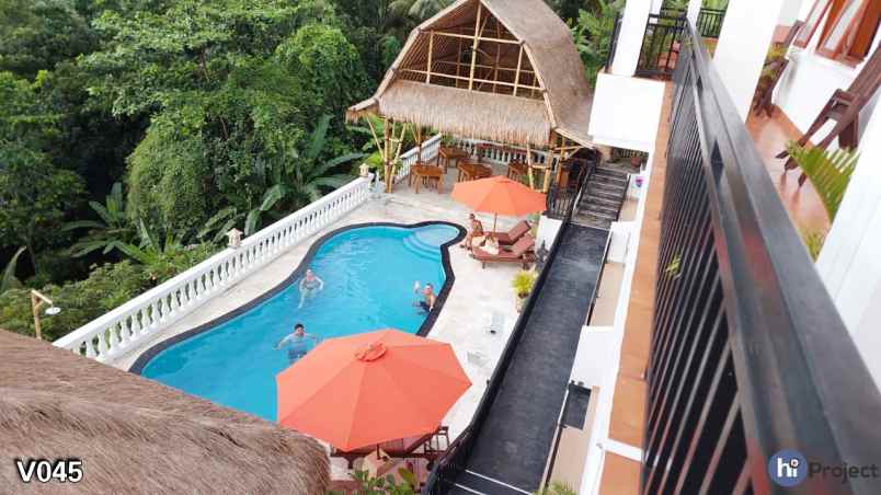 dijual villa senggigi batu layar