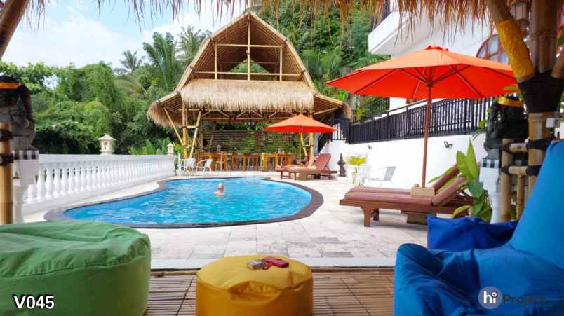 dijual villa senggigi batu layar