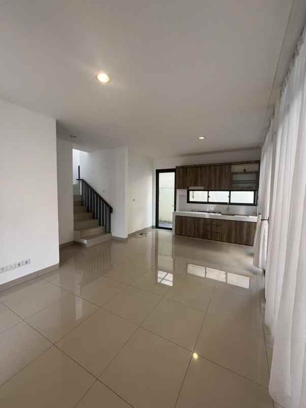 disewakan rumah jakarta garden city