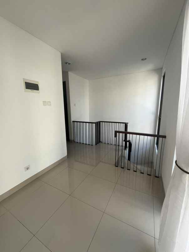 disewakan rumah jakarta garden city