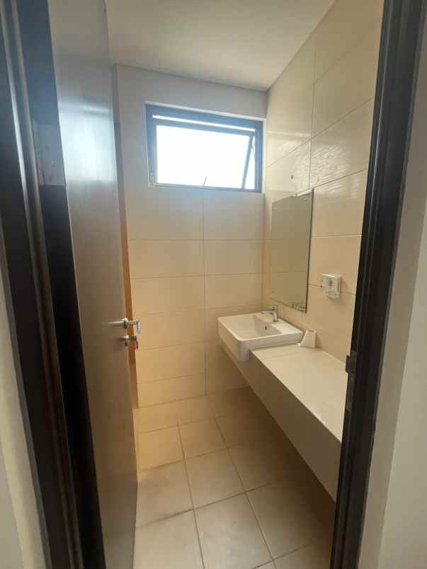 disewakan rumah jakarta garden city