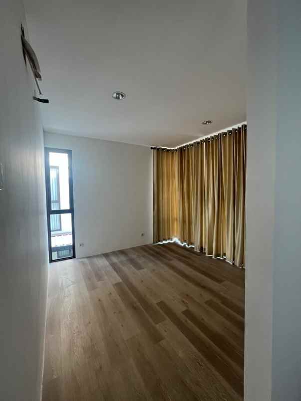 disewakan rumah jakarta garden city