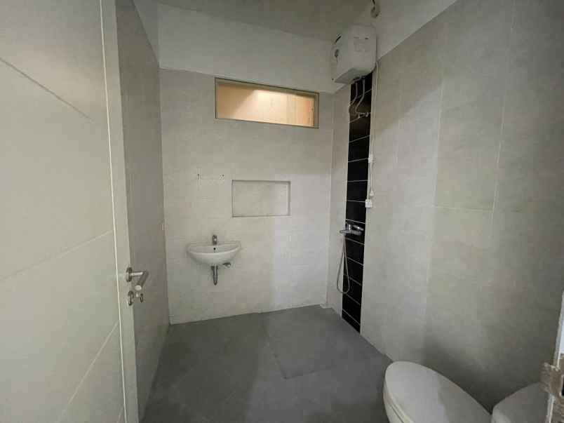 disewakan rumah jalan royal residence