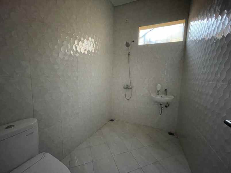 disewakan rumah jalan royal residence