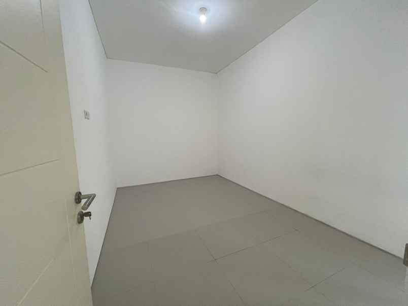 disewakan rumah jalan royal residence