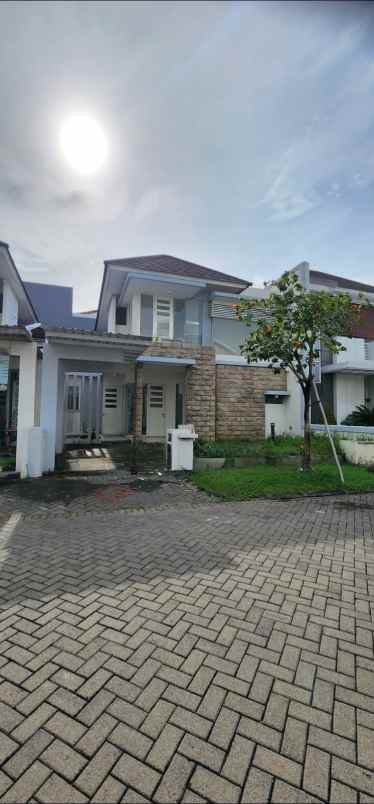 disewakan rumah jalan royal residence