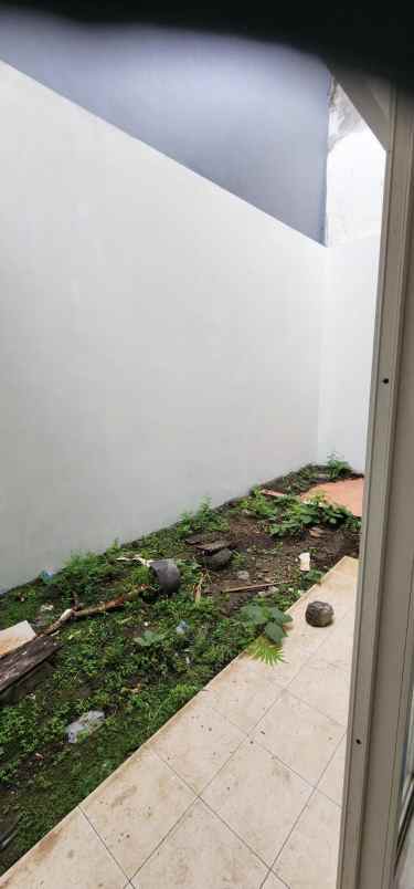 disewakan rumah jalan royal residence