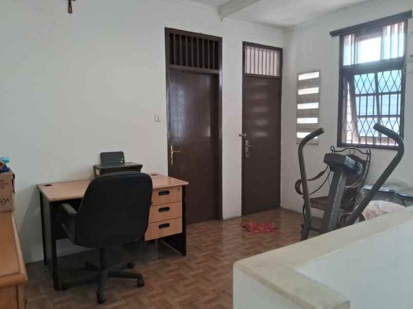 disewakan rumah jl banjarsari ii