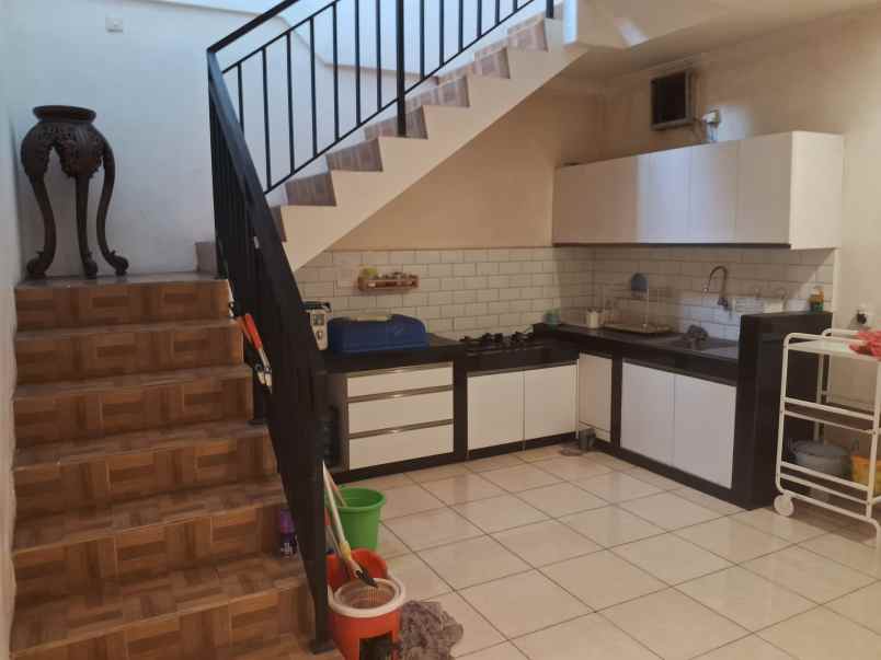 disewakan rumah jl banjarsari ii