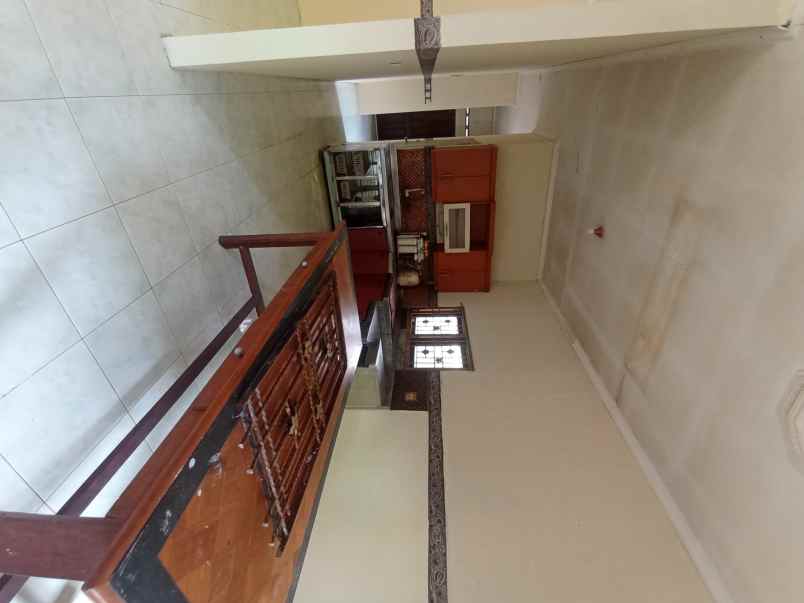 disewakan rumah jl kelapa rt 10 rw 06 no