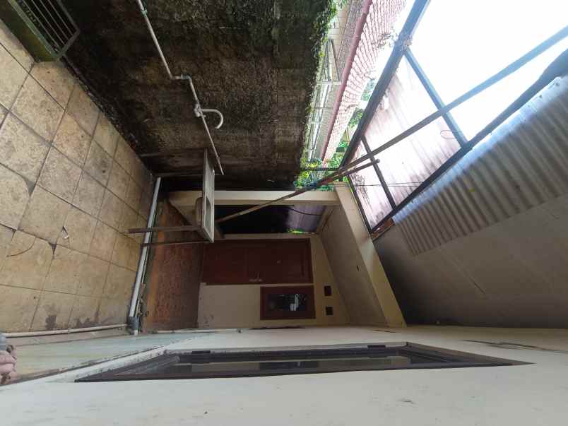 disewakan rumah jl kelapa rt 10 rw 06 no